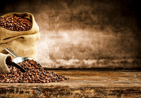 Jasno, a ciemno palona kawa - jaka jest różnica?