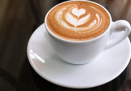 Jak kawa wpływa na ciśnienie krwi – fakty i mity na temat zdrow